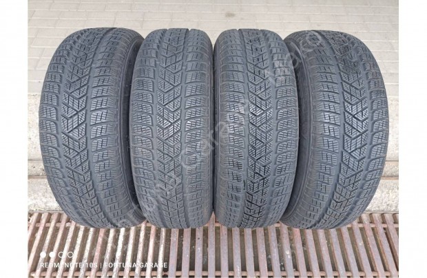 225/65 R17" Pirelli újszerű téli garnitúra