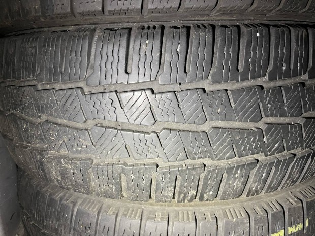 225/70R15C michelin tligumik