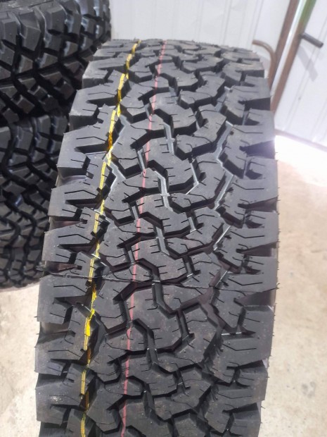 225/70R15 Kukac mints terepgumi