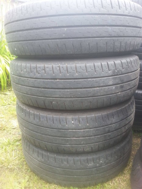 225/75R16C Pirelli Carrier kisteher nyári gumi garnitúra