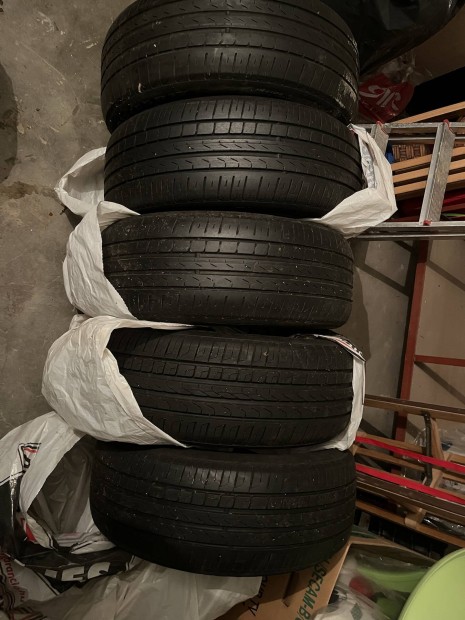 225 /55 R17  Pirelli Cinturaro 