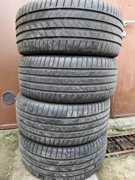 225 / 45 R17 Bridgestone ny�ri gumik (4db) -1 szezont futott