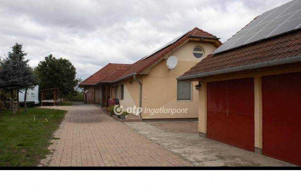 226 nm-es h�z elad� Szabadbatty�n #5117856