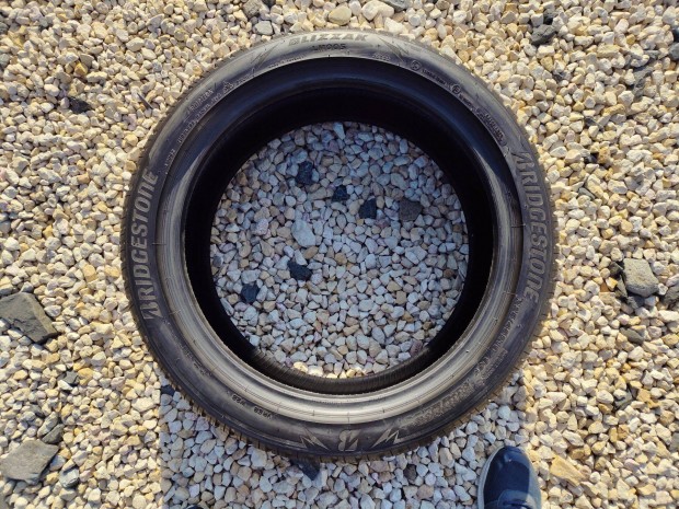 22 Bridgestone Blizzak LM005 225 45 R19 Téli gumi 1 DB