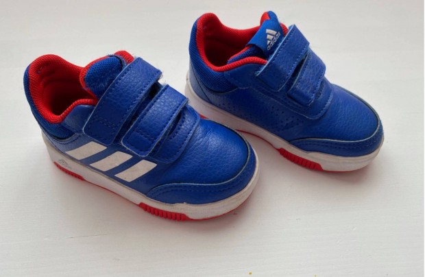 22-es mret Adidas kiscip