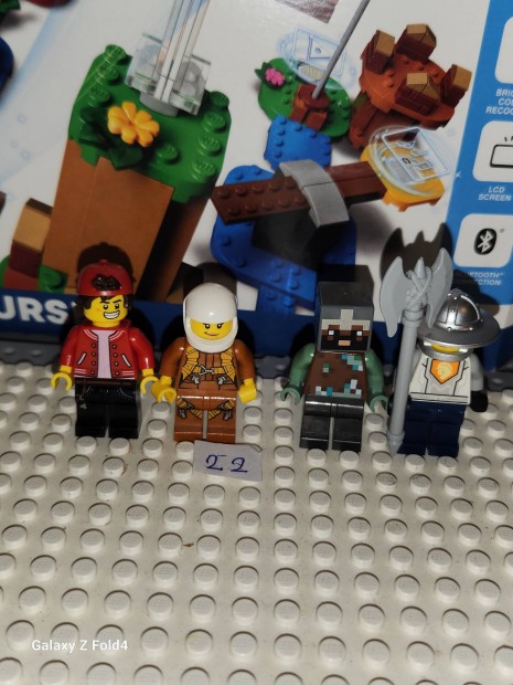 22 lego figurk nagyon olcson 