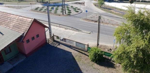 231 nm-es h�z elad� Bugyi