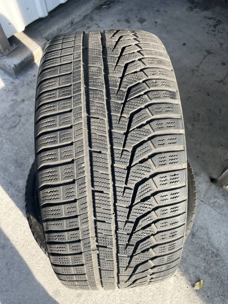 235/35R19 tli