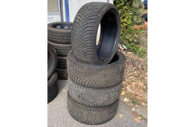 235/35 R19 Firestone tligumi garnitra
