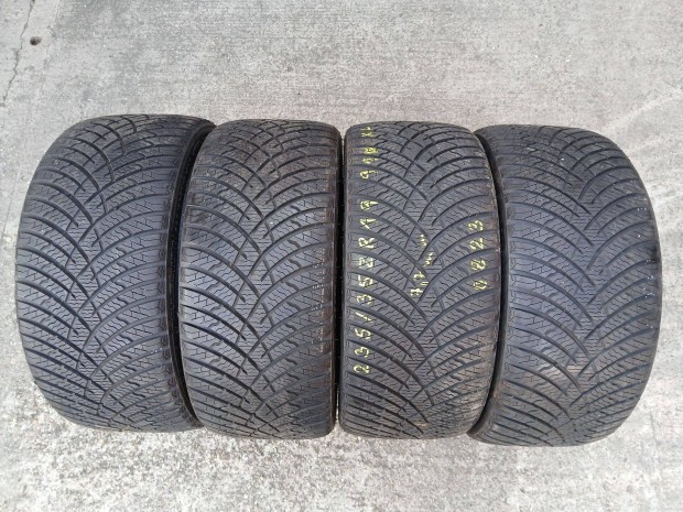 235/35 ZR19 - �jszer� n�gyevszakos gumik