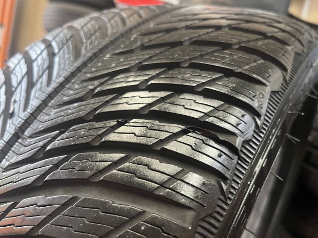 235/35 r19 Michelin téli