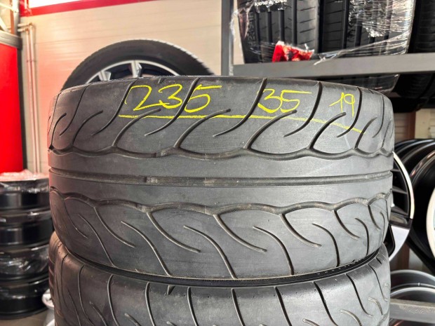 235/35 r19 Yokohama Advan nyárigumi 2db eladó 235/35r19