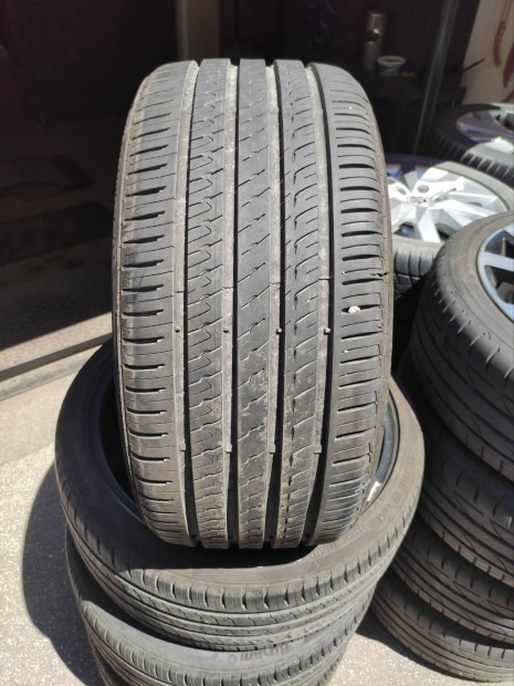 235/35r19 Barum újszerű 89eft/4db