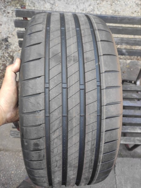 235/35r19 Bridgestone új demo