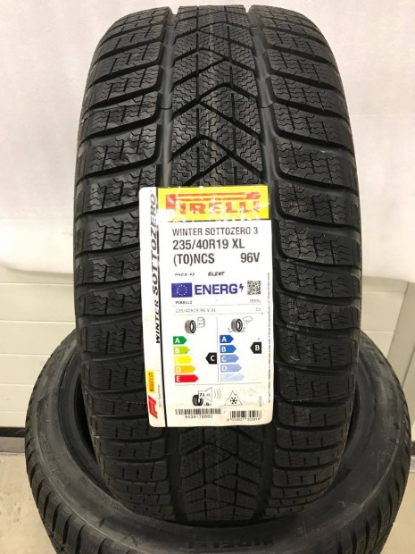 235/40R19 235/40 R19 XL j Pirelli tli gumi R/db Dot22