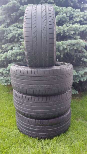 235/40R19 Bridgestone Potenza nyári gumi garnitúra