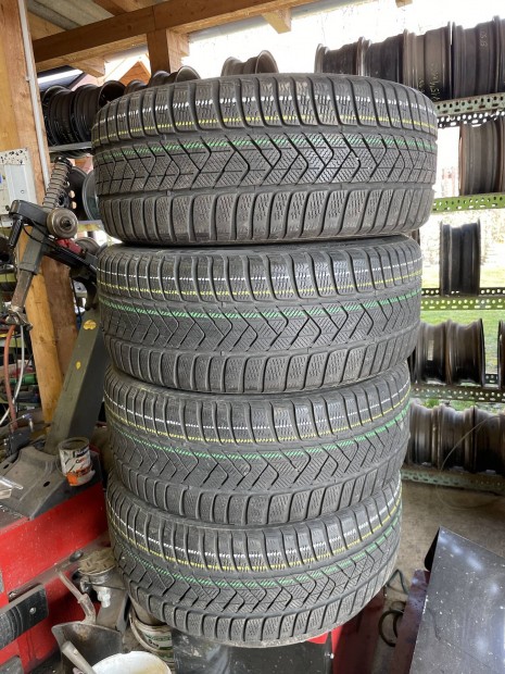 235/40R19 Tligumik