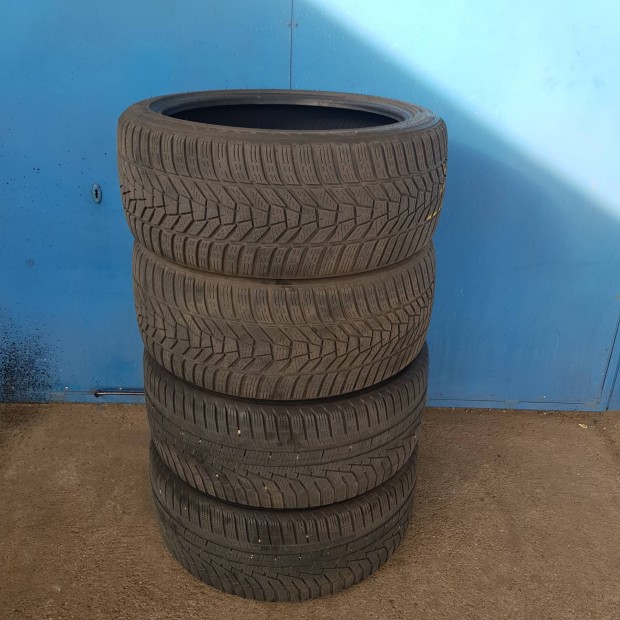 235/40 18" Hankook tli gumiabroncs garnitra 