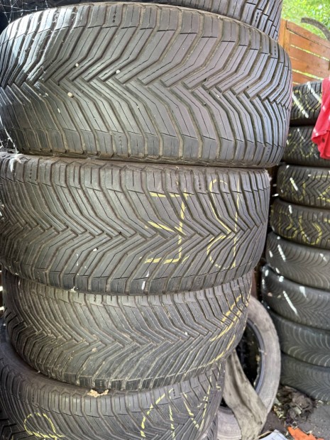 235/40/19 Michelin. Ngy vszakos  