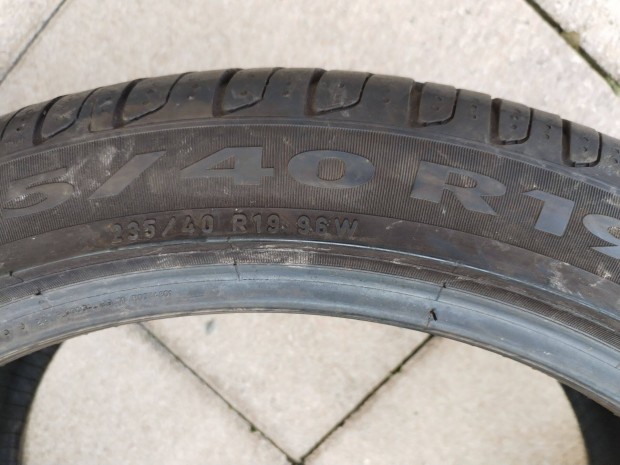 235 40 19 pirelli seal 235/40 R 19 nyári gumi 2 db 2021.42.hét