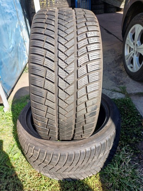 235/40 R18 Vredestein hasznlt tligumi