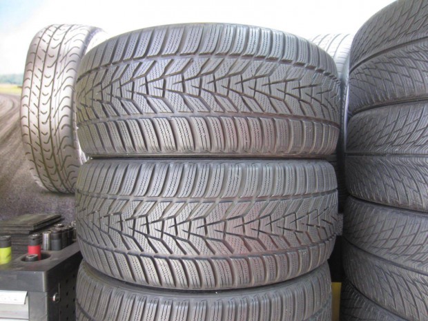 235/40 R19 Hankook W330 96V