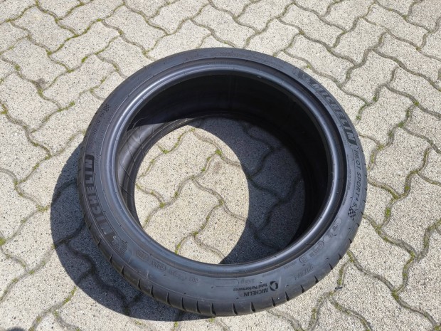 235/40 R19 Michelin Pilot Sport 4
