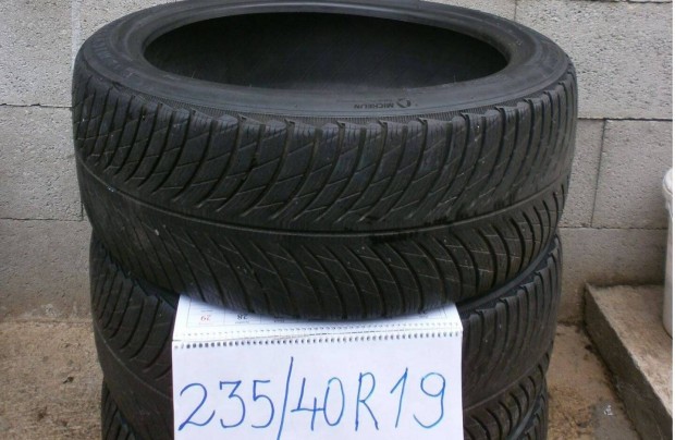 235/40 R19 Michelin tligumi 2 db