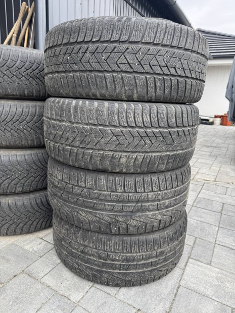 235/40 R19 Pirelli 3 4db téli gumi eladó