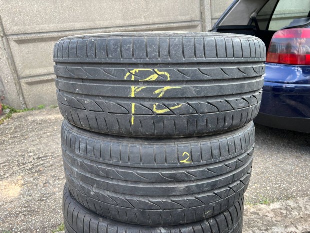 235/40 R19 bridgestone 2db nyri gumi