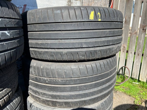 235/40 R19 michelin 2db nyri gumi