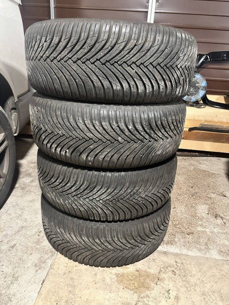 235/40 r19 negyevszakos gumi