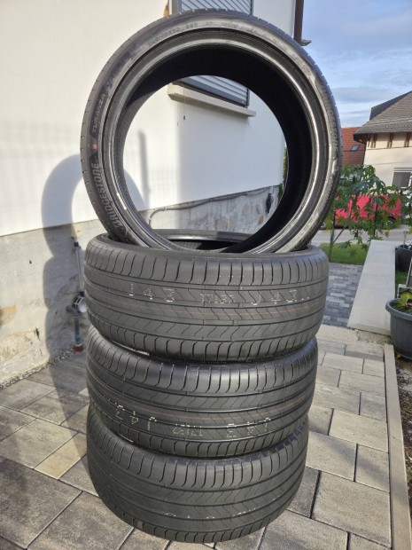 235/40 r20 Bridgestone nyári gumi újszerű