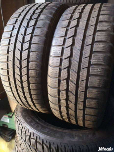 235/45R17 2db Roadstone tligumi