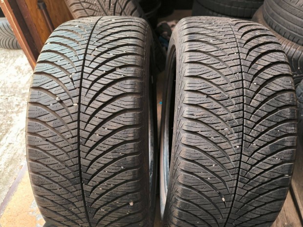 235/45R17 35e/2db Négyévszakos Goodyear gumi 235/45