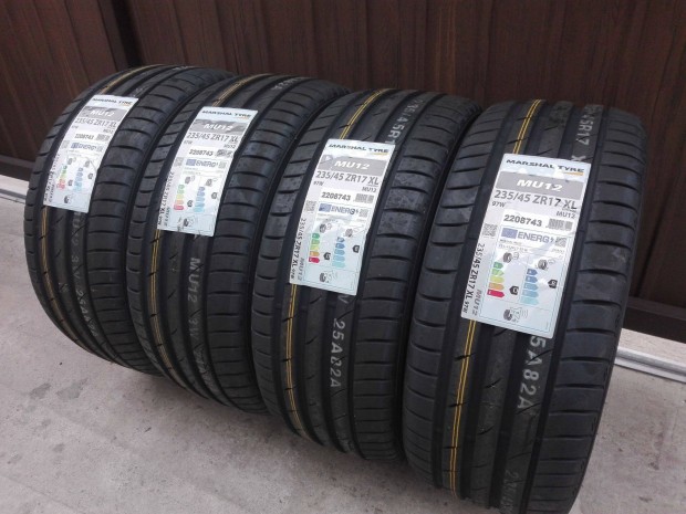 235/45R17 Új Kumho nyári gumi garnitúra 235/45 r17