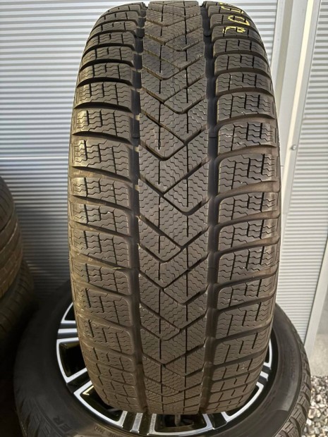 235/45R18 235/45 R18 újszerű Pirelli téli gumi ÁR/db Dot24