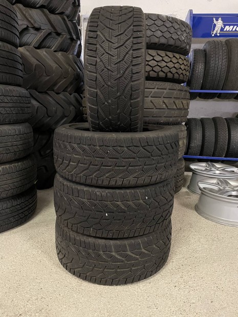235/45R18 4 db Ríken Téligumi 8-9 mm profil Dot 21