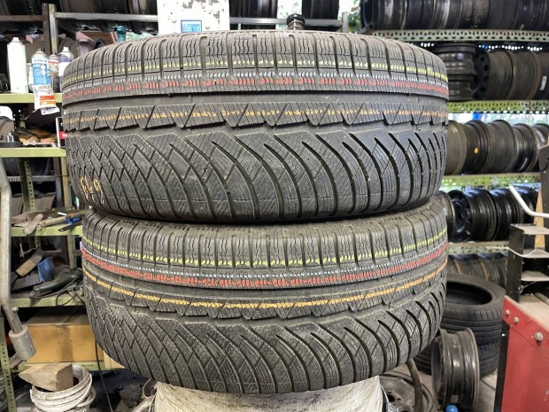 235/45R18 michelin téligumik