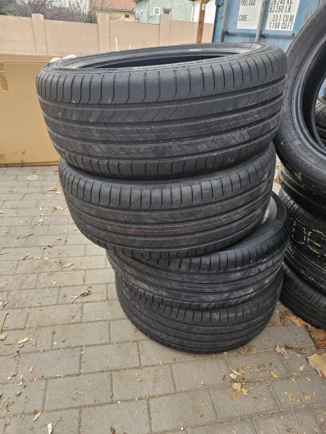 235/45R19 Brigstone Turanza 6