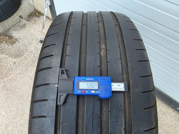 235/45R19 Good-Year 2db nagyon jó állapotban olcsón eladó!
