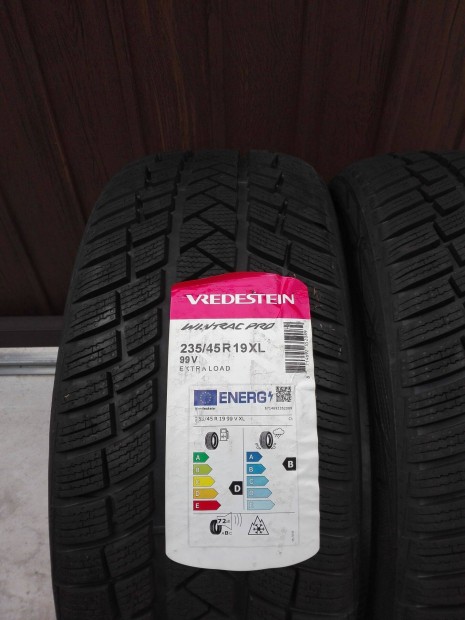235/45R19 Új Vredestein téli gumi 2db 235/45 r19