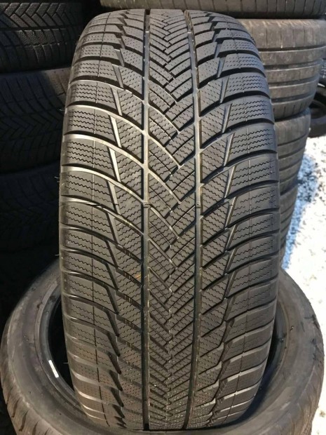 235/45R20 235/45 R20 jszer Bridgestone tli gumi R/db Dot23