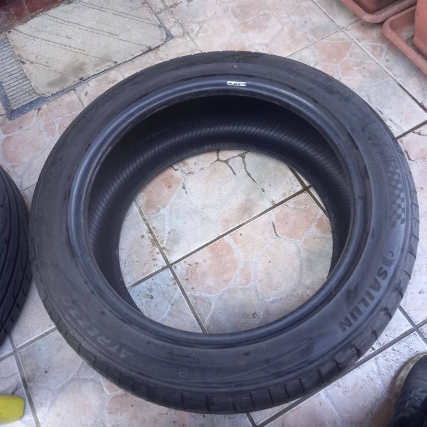 235/45 17es nyári gumi eladó