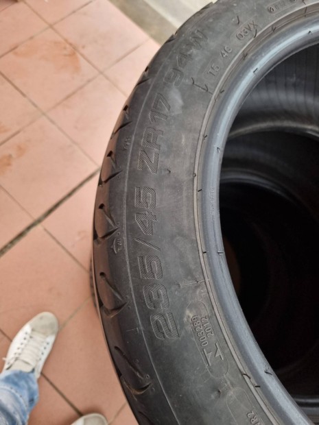 235/45 R17 4 db nyári gumiabroncs