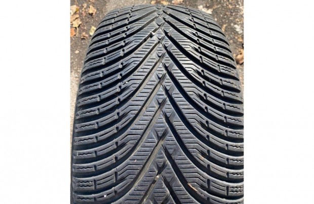 235/45 R17 Kleber tligumi garnitra