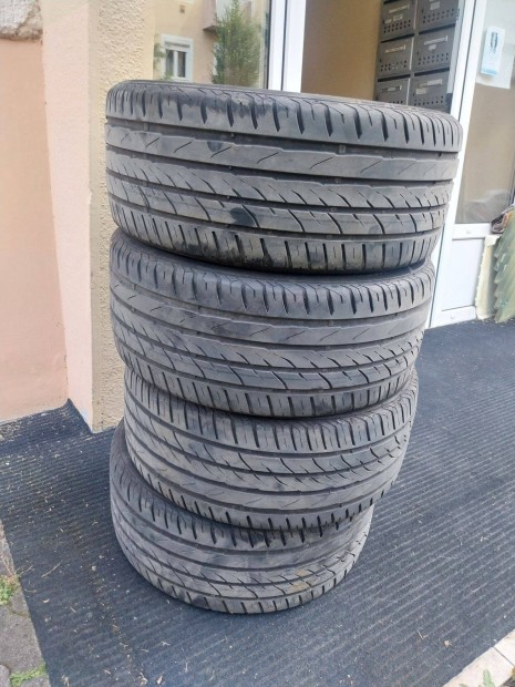 235/45 R17 nyári gumiabroncs