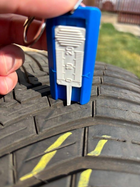 235/45 R18 Continental Allseasoncontact 4vszakos 2db 4,5mm