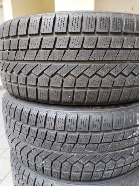 235/45 R19 95V téli gumi eladó!