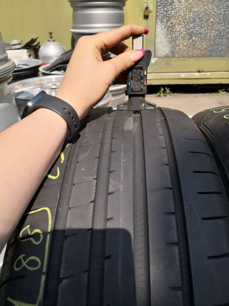 235/45 R19 Goodyear nyri gumi 135000ft a 4db/188/